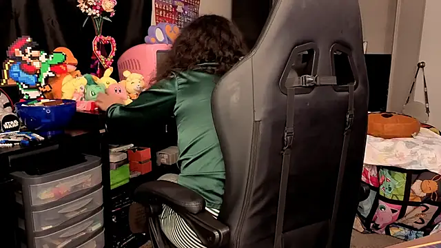 Snapshot of ShinyCherub chatting on September 28, 2025, 6:02 pm ShinyCherub online show from September 28, 2025, 6:02 pm