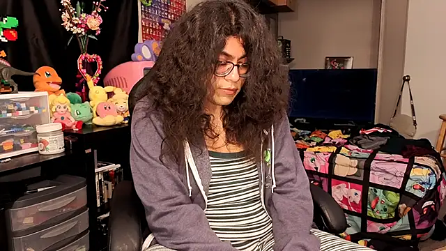 Snapshot of ShinyCherub chatting on October 4, 2025, 5:38 am ShinyCherub online show from October 4, 2025, 5:38 am