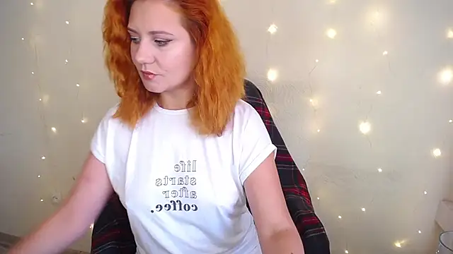 Snapshot of RedHeadSTARx chatting on October 4, 2025, 9:51 am RedHeadSTARx online show from October 4, 2025, 9:51 am