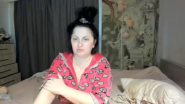 Lillian2 online show from July 9, 2026, 2:32 pm
