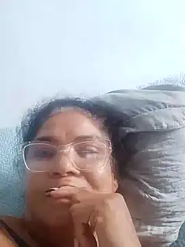 Delicy1 online show from January 24, 2025, 8:11 pm