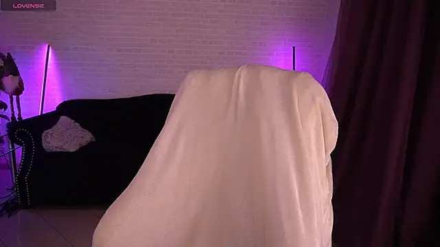 Daenerys Daenn online show from January 14, 2025, 7:48 am