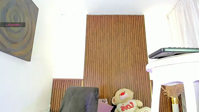 BunnyHotsx online show from September 26, 2025, 5:22 am