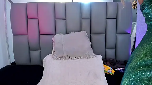  MiaBrown  online show from March 8, 2025, 12:09 pm