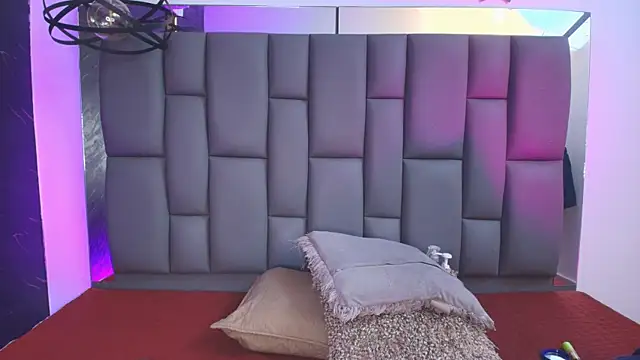  MiaBrown  online show from January 7, 2026, 12:07 pm