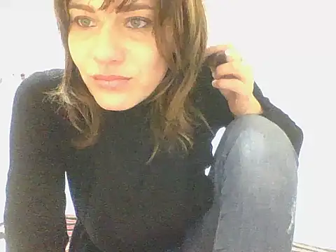 Emyly83 online show from January 11, 2025, 1:22 pm