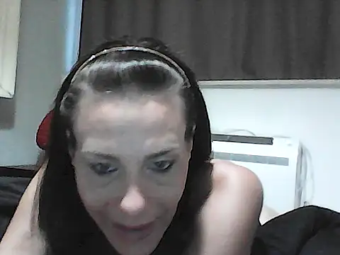 Emyly83 online show from July 31, 2026, 12:26 pm