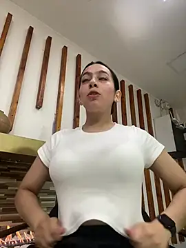 Snapshot of Nicollemays chatting on February 21, 2025, 12:06 pm Nicollemays online show from February 21, 2025, 12:06 pm