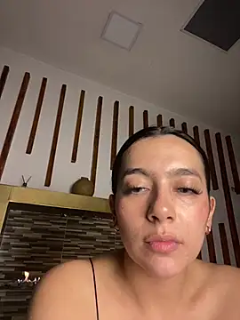 Snapshot of Nicollemays chatting on February 22, 2025, 12:38 am Nicollemays online show from February 22, 2025, 12:38 am