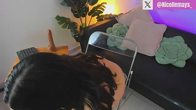 Snapshot of Nicollemays chatting on February 22, 2025, 6:19 pm Nicollemays online show from February 22, 2025, 6:19 pm