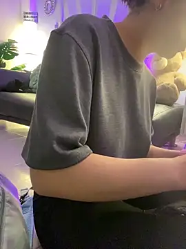 Snapshot of Nicollemays chatting on March 11, 2025, 12:06 pm Nicollemays online show from March 11, 2025, 12:06 pm