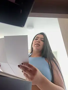 Nicollemays online show from February 27, 2026, 4:07 pm