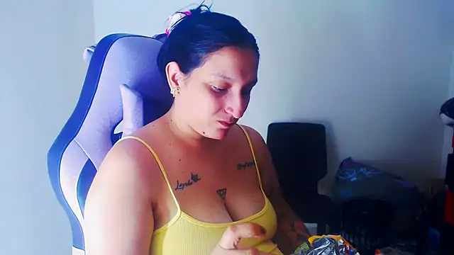 Snapshot of liz_dirty chatting on July 18, 2026, 10:35 pm liz dirty online show from July 18, 2026, 10:35 pm