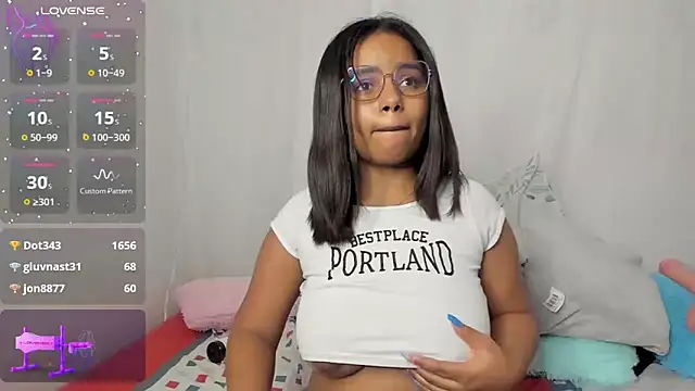 Snapshot of Aleja_DANS chatting on February 20, 2025, 4:50 am Aleja DANS online show from February 20, 2025, 4:50 am