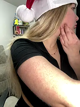 Celestedubois online show from December 18, 2025, 11:22 pm