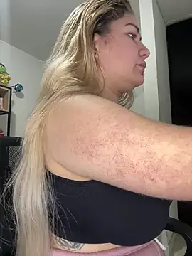 Snapshot of Celestedubois chatting on June 16, 2026, 11:29 pm Celestedubois online show from June 16, 2026, 11:29 pm