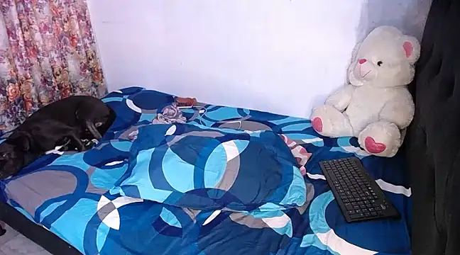 yselahot online show from January 23, 2025, 6:45 pm