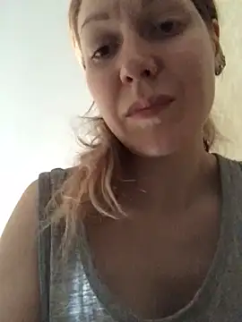  Sweet Love  online show from April 13, 2026, 1:05 pm