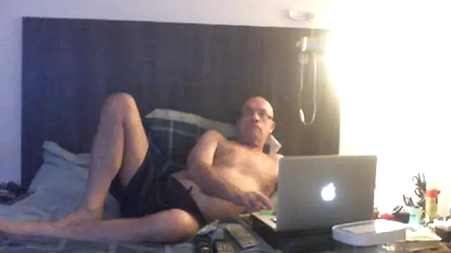 Snapshot of dazuk4513 chatting on July 12, 2026, 12:01 am dazuk4513 online show from July 12, 2026, 12:01 am