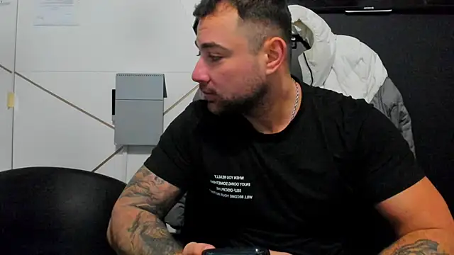 DuncanStone online show from December 17, 2025, 5:24 am