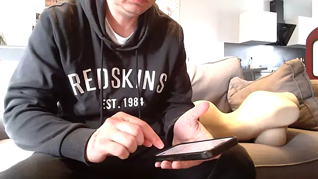 Snapshot of freddy0222222 chatting on May 2, 2026, 7:35 am freddy0222222 online show from May 2, 2026, 7:35 am