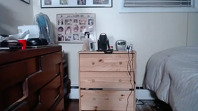 Snapshot of hottottrot691 chatting on March 5, 2025, 8:21 am hottottrot691 online show from March 5, 2025, 8:21 am