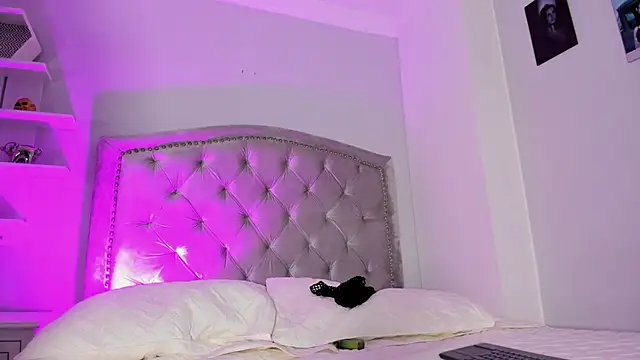 Snapshot of CamileHolmes chatting on January 28, 2025, 7:53 am CamileHolmes online show from January 28, 2025, 7:53 am