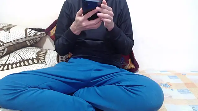 Snapshot of Alexdelarge323 chatting on February 2, 2026, 12:15 pm Alexdelarge323 online show from February 2, 2026, 12:15 pm