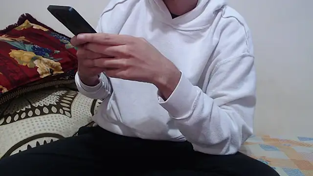 Snapshot of Alexdelarge323 chatting on February 5, 2026, 11:37 am Alexdelarge323 online show from February 5, 2026, 11:37 am