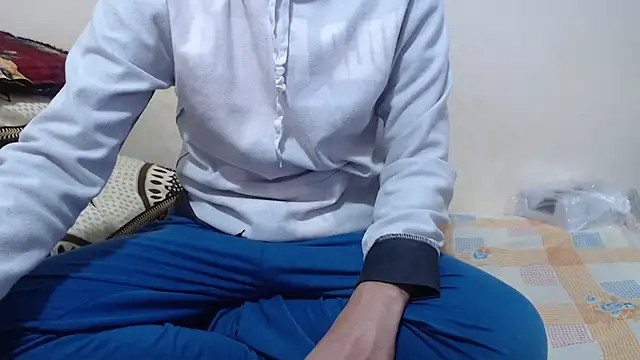 Snapshot of Alexdelarge323 chatting on February 7, 2026, 10:41 am Alexdelarge323 online show from February 7, 2026, 10:41 am