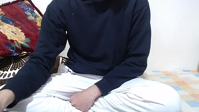 Snapshot of Alexdelarge323 chatting on February 19, 2026, 12:34 pm Alexdelarge323 online show from February 19, 2026, 12:34 pm