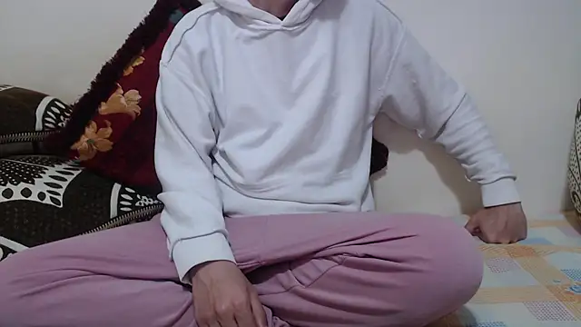 Snapshot of Alexdelarge323 chatting on February 21, 2026, 1:12 pm Alexdelarge323 online show from February 21, 2026, 1:12 pm