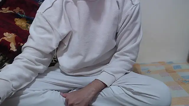 Snapshot of Alexdelarge323 chatting on February 26, 2026, 1:10 pm Alexdelarge323 online show from February 26, 2026, 1:10 pm