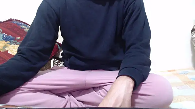 Snapshot of Alexdelarge323 chatting on April 1, 2026, 11:44 am Alexdelarge323 online show from April 1, 2026, 11:44 am