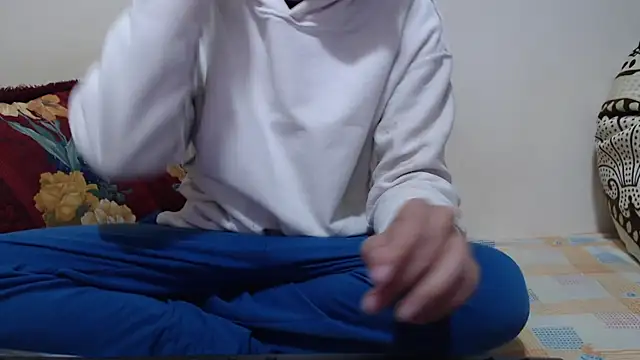 Snapshot of Alexdelarge323 chatting on April 14, 2026, 3:18 pm Alexdelarge323 online show from April 14, 2026, 3:18 pm