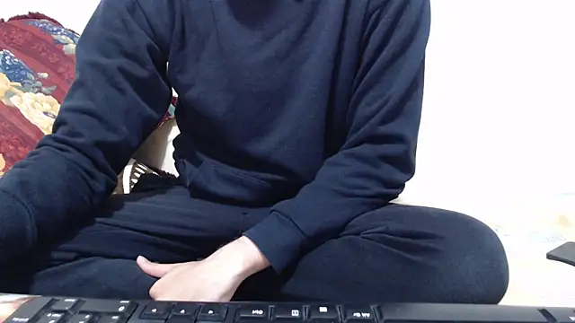 Snapshot of Alexdelarge323 chatting on April 15, 2026, 4:14 pm Alexdelarge323 online show from April 15, 2026, 4:14 pm