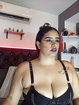 MariaGaitan online show from April 22, 2026, 5:03 pm