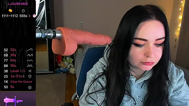 Cherry  Girl online show from April 5, 2026, 10:07 pm