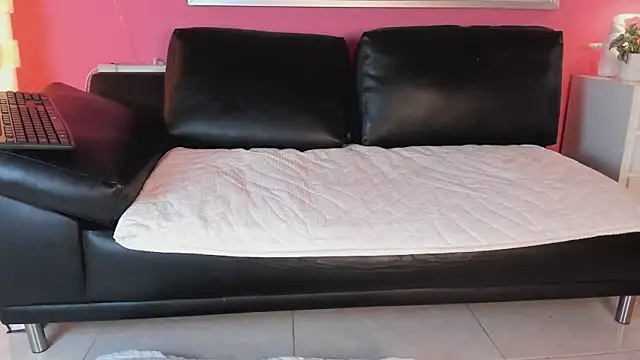 Tiffanysurez  online show from March 11, 2025, 2:07 pm