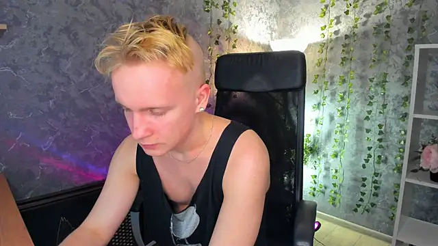 Snapshot of AlexxSweet chatting on December 28, 2024, 7:33 am AlexxSweet online show from December 28, 2024, 7:33 am