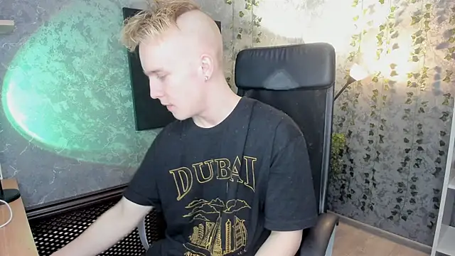 Snapshot of AlexxSweet chatting on January 31, 2025, 9:37 am AlexxSweet online show from January 31, 2025, 9:37 am