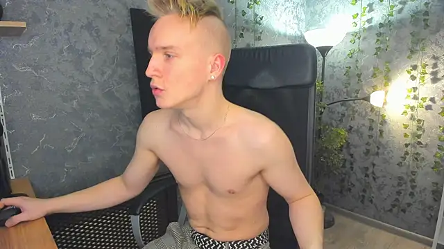 Snapshot of AlexxSweet chatting on February 3, 2025, 7:29 am AlexxSweet online show from February 3, 2025, 7:29 am