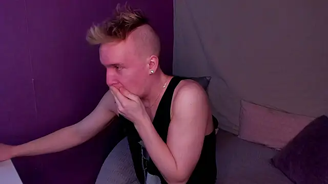 Snapshot of AlexxSweet chatting on March 1, 2025, 6:46 am AlexxSweet online show from March 1, 2025, 6:46 am