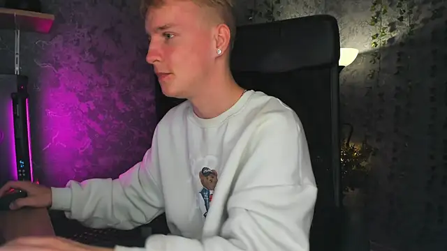 Snapshot of AlexxSweet chatting on September 14, 2025, 6:56 am AlexxSweet online show from September 14, 2025, 6:56 am