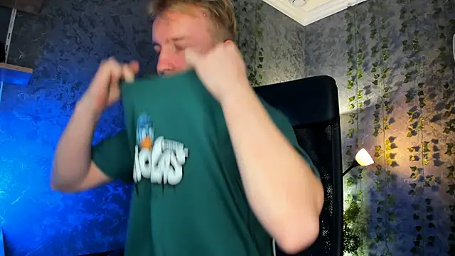 Snapshot of AlexxSweet chatting on October 3, 2025, 9:17 am AlexxSweet online show from October 3, 2025, 9:17 am