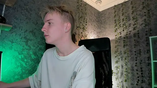 Snapshot of AlexxSweet chatting on November 8, 2025, 7:30 am AlexxSweet online show from November 8, 2025, 7:30 am