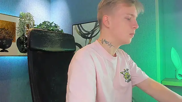 Snapshot of AlexxSweet chatting on November 16, 2025, 6:52 am AlexxSweet online show from November 16, 2025, 6:52 am