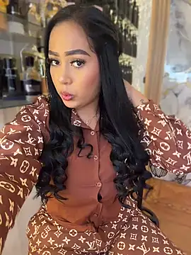 Luisa Fernandaa online show from July 23, 2026, 10:19 pm