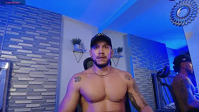 ARON TAYLER01 online show from July 21, 2026, 2:08 pm