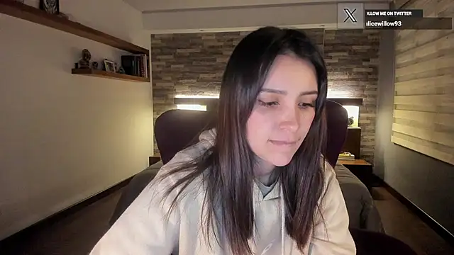 Snapshot of alicewilloww chatting on September 10, 2025, 11:27 pm alicewilloww online show from September 10, 2025, 11:27 pm